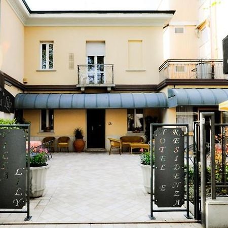 Hotel Residence Villa Lily Чезенатіко Екстер'єр фото